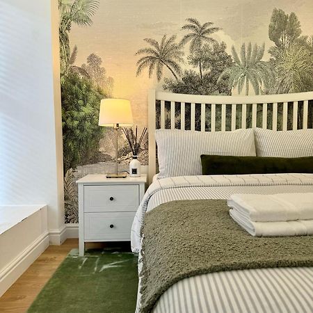 Holiday Home 2Br L 2Ba With Patio-Sleep 6 Londres Exterior foto