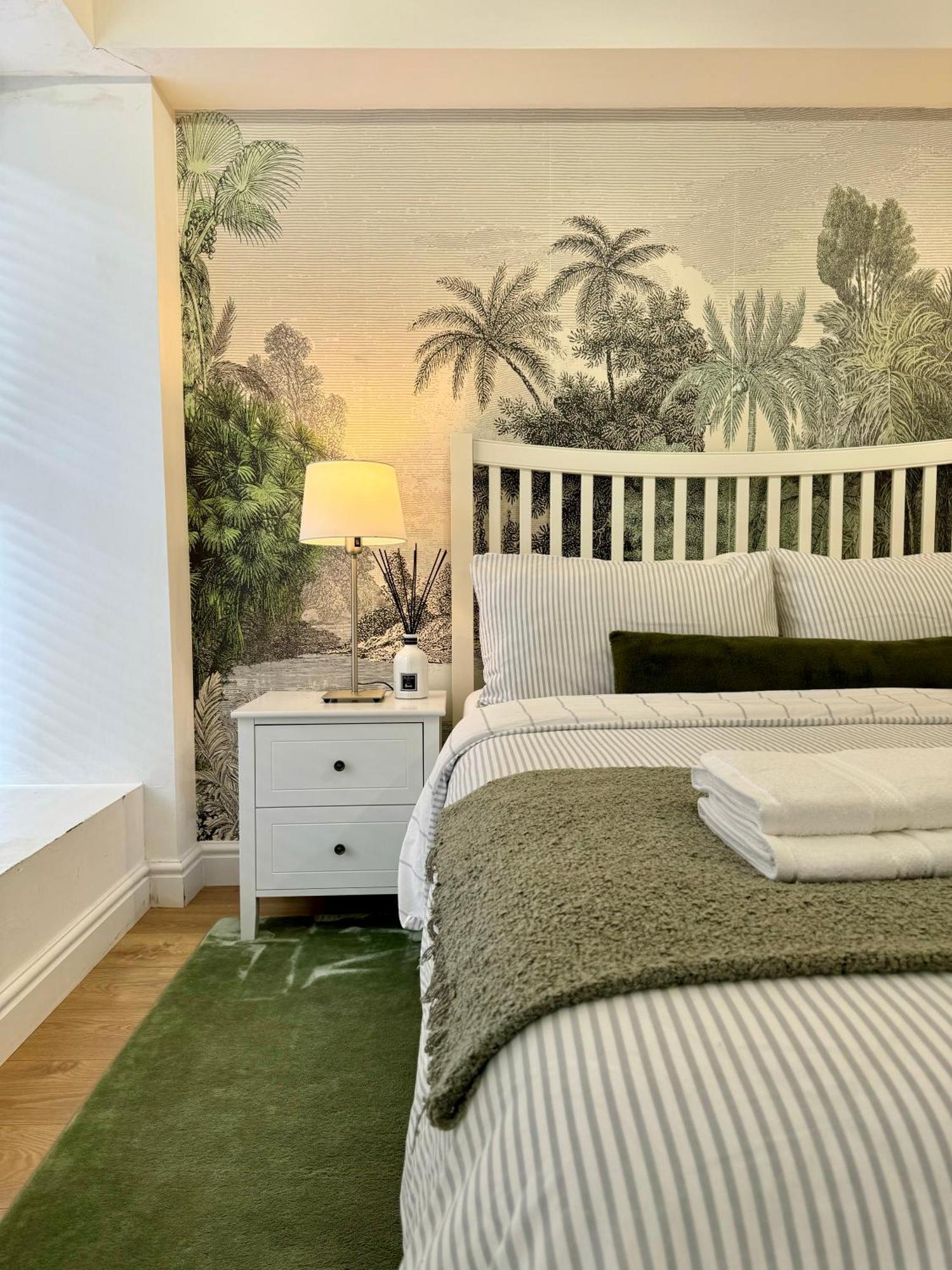 Holiday Home 2Br L 2Ba With Patio-Sleep 6 Londres Exterior foto