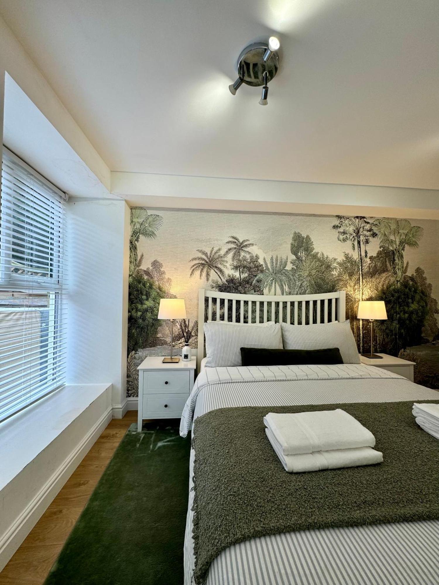 Holiday Home 2Br L 2Ba With Patio-Sleep 6 Londres Exterior foto